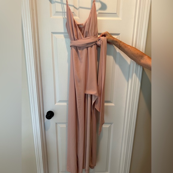 Show Me Your MuMu Wedding - Liz Maxi Bridesmaid Dress
Dusty Blush Crisp
Small - Picture 8 of 10